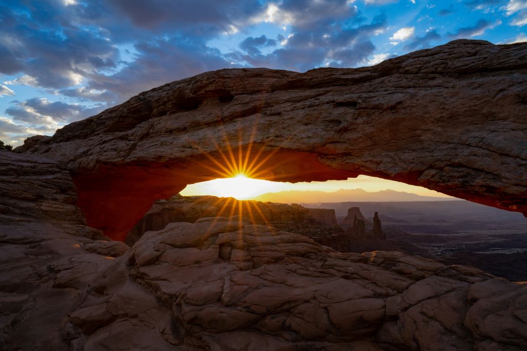 tom-gainor-8nWJ-bks-vA-unsplash - Suzanne Kane amazing power of forgiveness