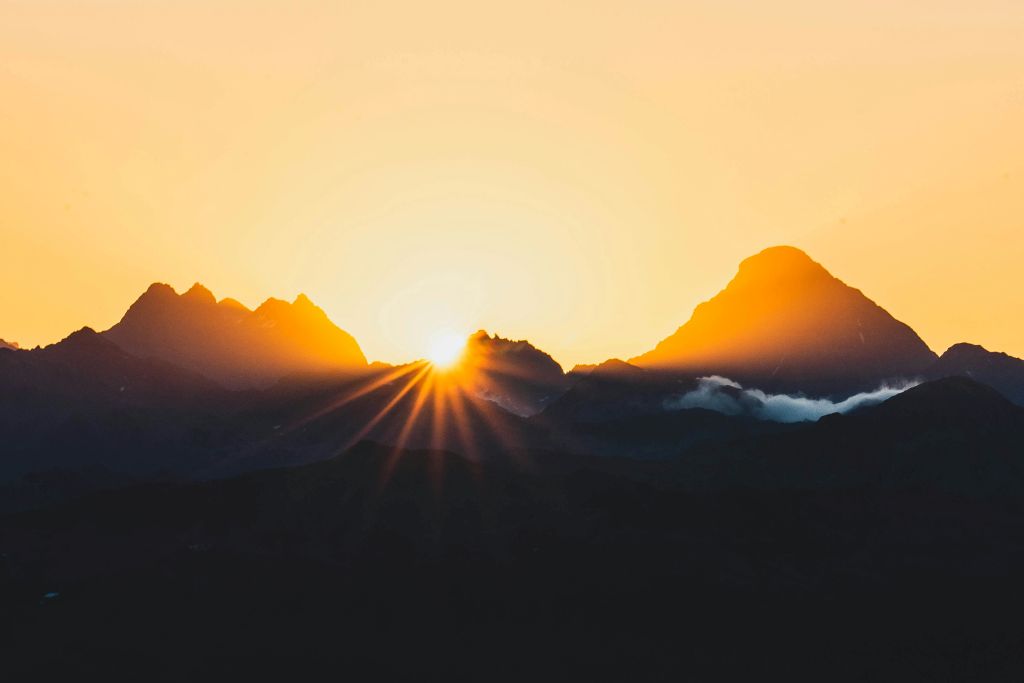 dario-jud-9-fWN3MsWss-unsplash - Suzanne Kane more time for yourself