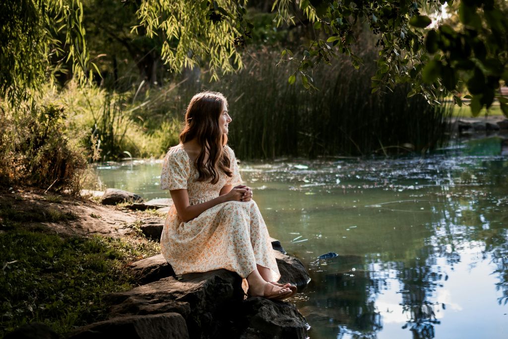 daria-UsIWy4mTsWI-unsplash - Suzanne Kane power of silence