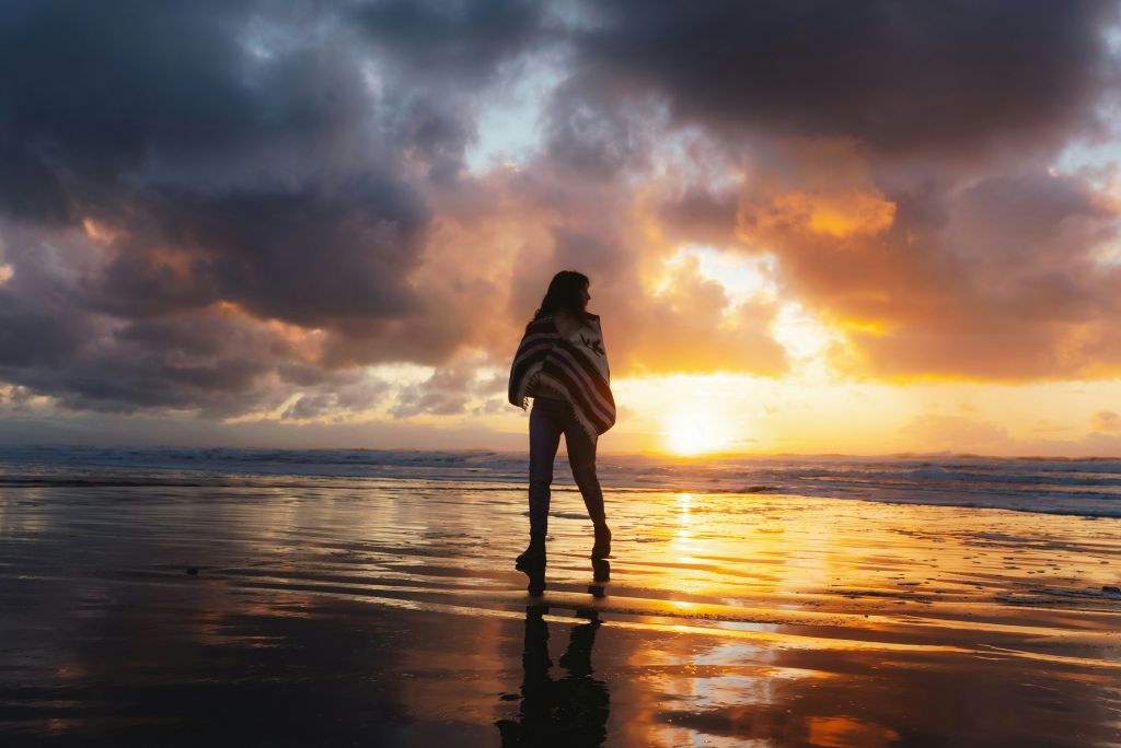 josh-hild-cVSfGedsjVM-unsplash - Suzanne Kane how to be content