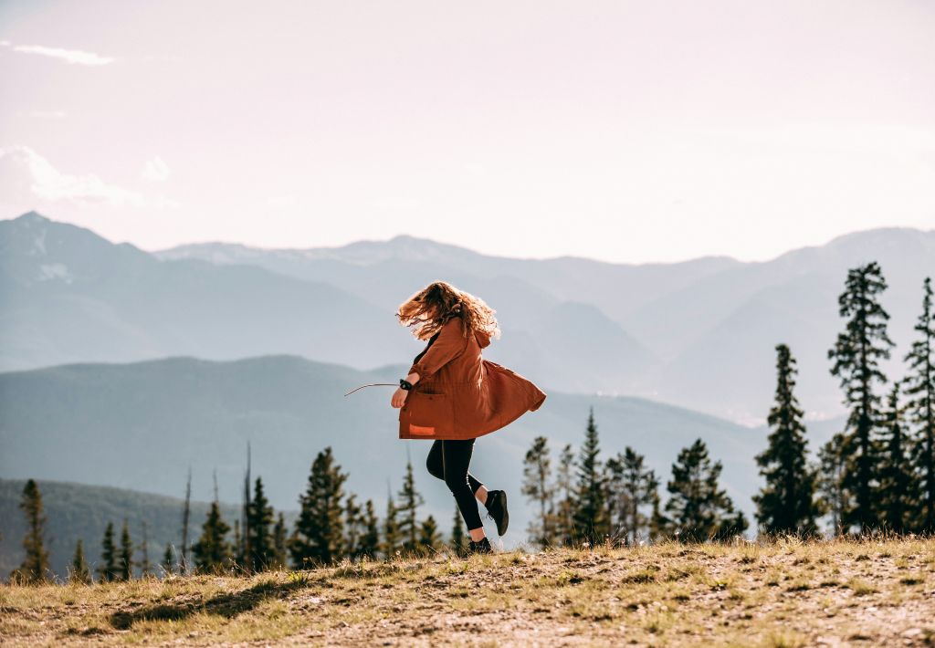joshua-hanson-mIozL9PlpNM-unsplash - Suzanne Kane secret to amazing accomplishment