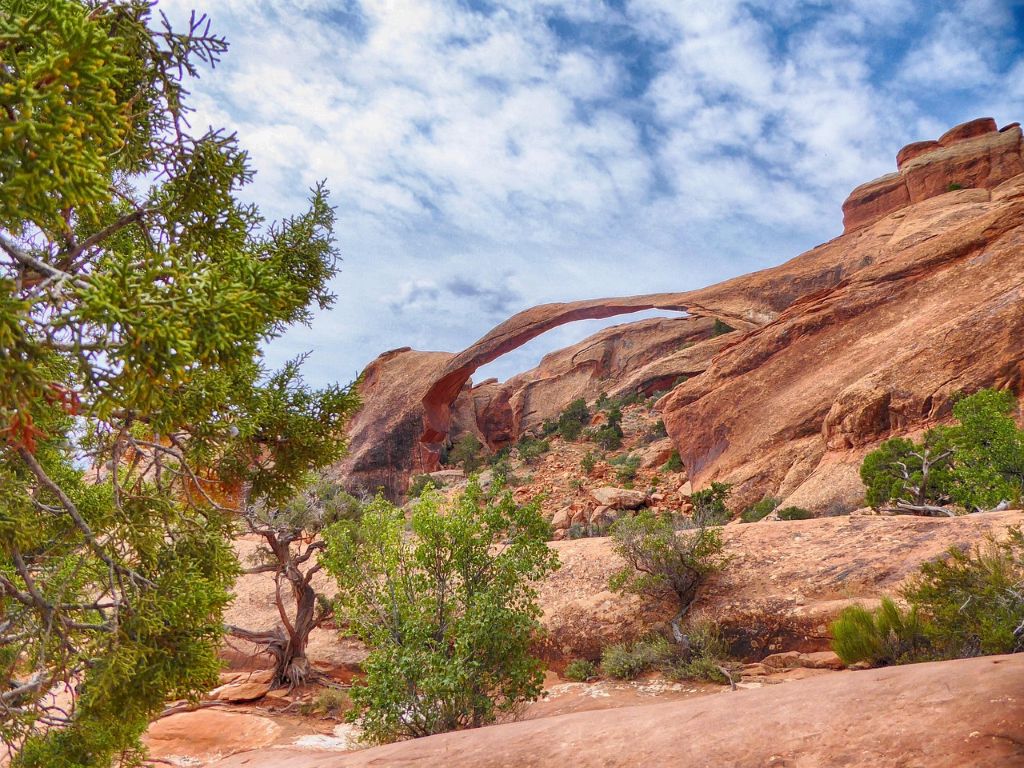 landscape-arch-1199210_1280 - Suzanne Kane best mindful walks