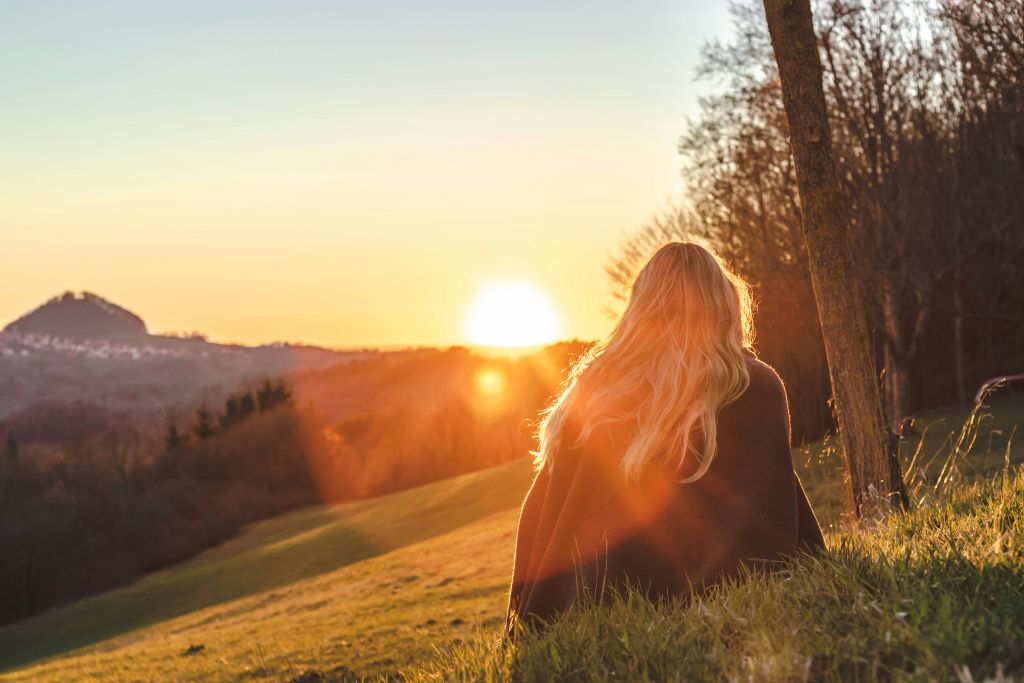 sara-kurfess-QyjwUq5Amp8-unsplash - Suzanne Kane how to start over