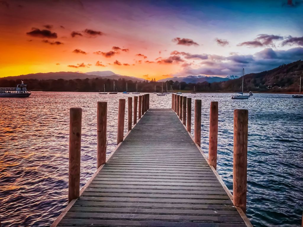 claire-jones-nKtTubtxf6g-unsplash - Suzanne Kane allow yourself happiness