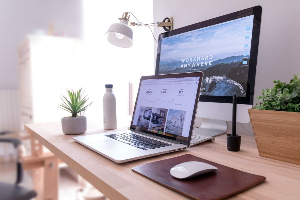 domenico-loia-hGV2TfOh0ns-unsplash - Suzanne Kane best productivity hacks