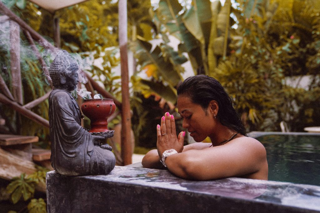 dushawn-jovic-KkCr8CFOUBA-unsplash - Suzanne Kane secrets of truth