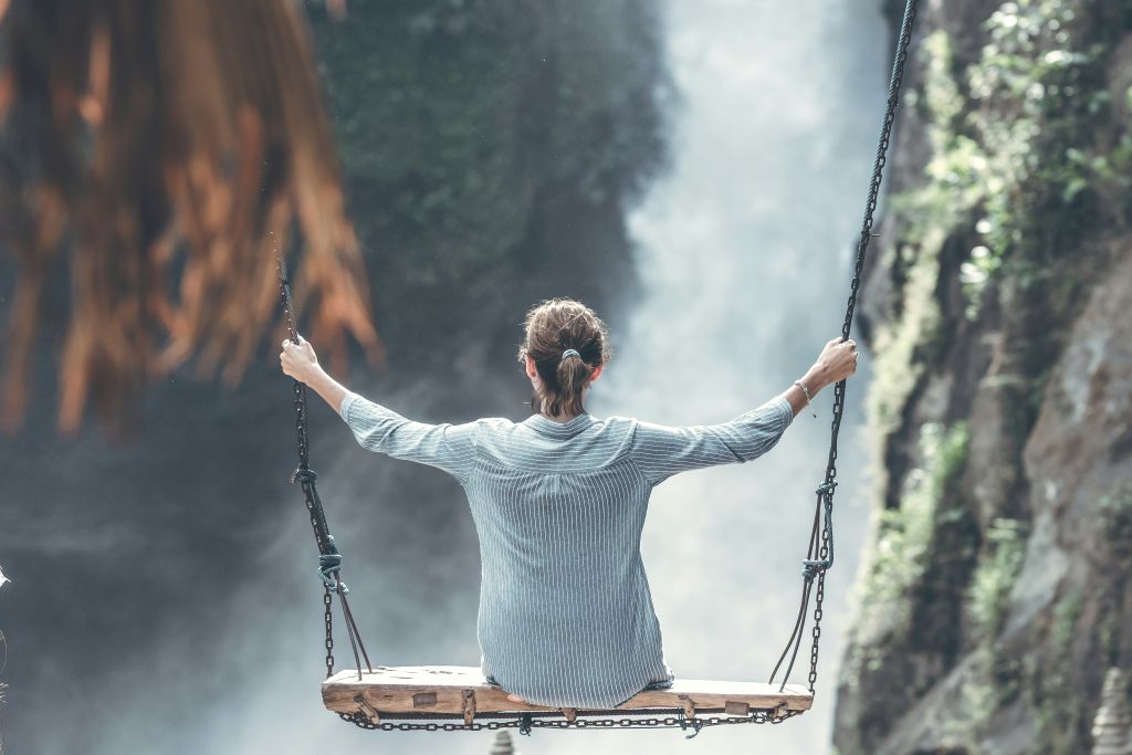 artem-beliaikin-6SPU6-KkyhA-unsplash - Suzanne Kane signs you are curious