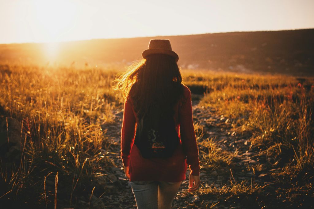 aleksandr-ledogorov-e0sIoZBS-go-unsplash - Suzanne Kane live in he present