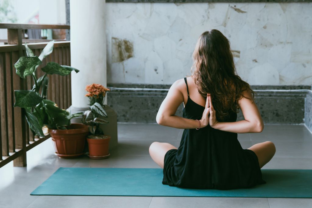 avrielle-ali-GpVak9-cL6E-unsplash - Suzanne Kane enjoy yoga