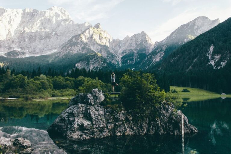 mikita-karasiou-mMzVTy2V1Do-unsplash 1 - Suzanne Kane enjoy yoga