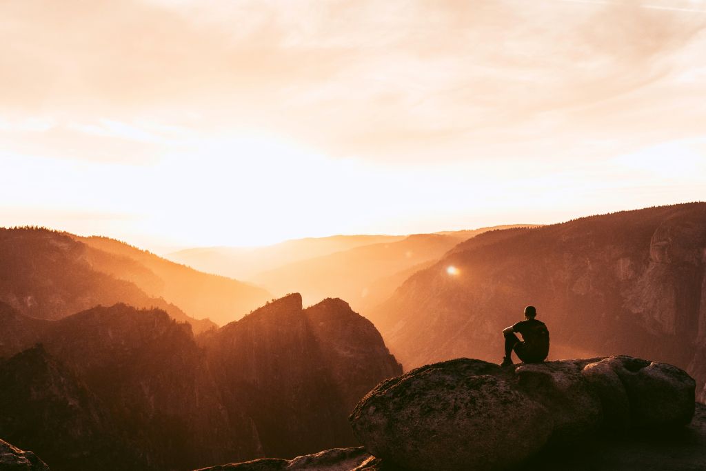 anika-huizinga-UCrMFsuS0oA-unsplash - Suzanne Kane to build character