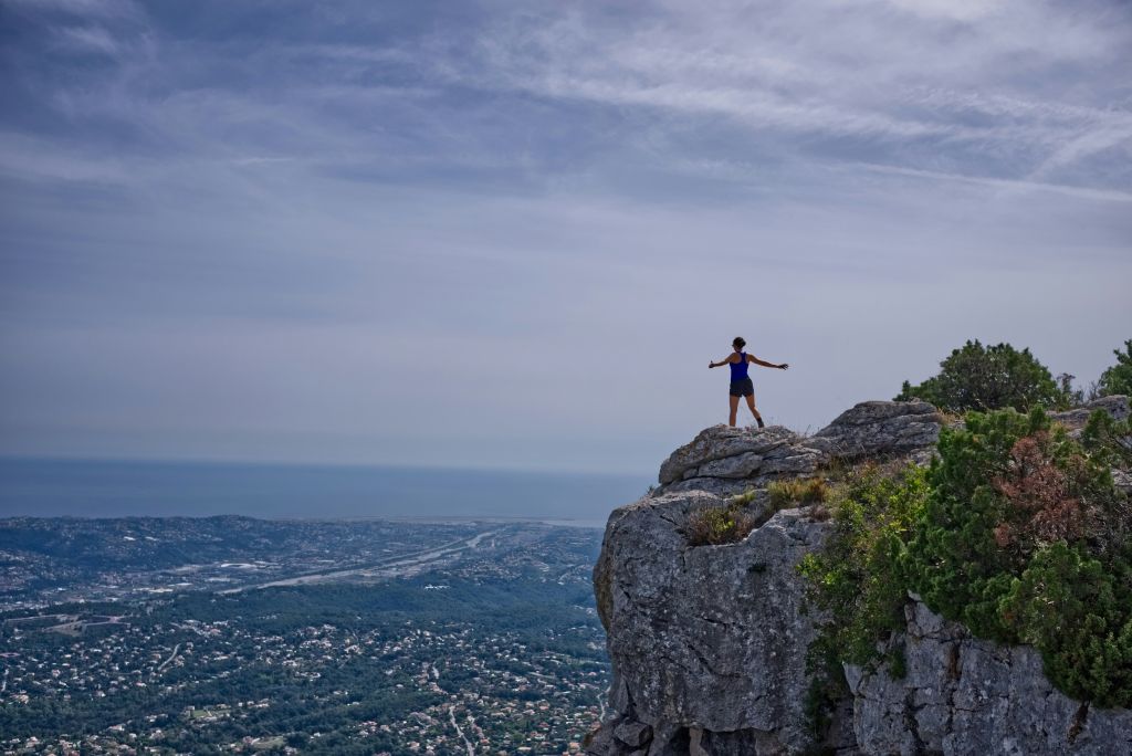 niklas-ohlrogge-niamoh-de-wtgjxJCZM3A-unsplash - Suzanne Kane you want to achieve