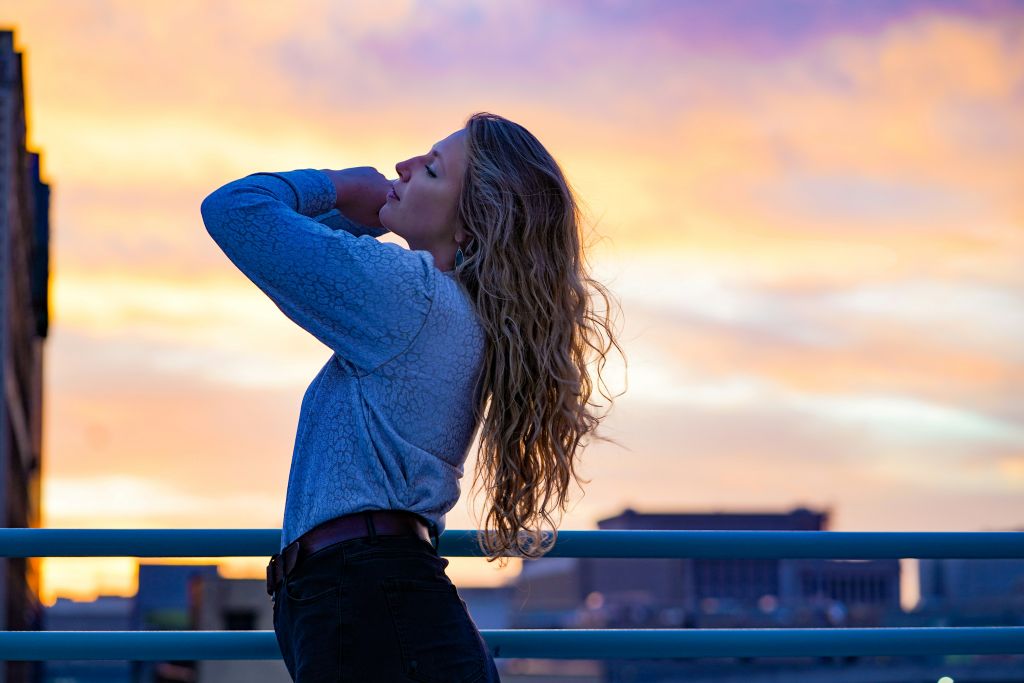 rebekah-dummer-YTLEMvH2IY0-unsplash - Suzanne Kane make confident decisions
