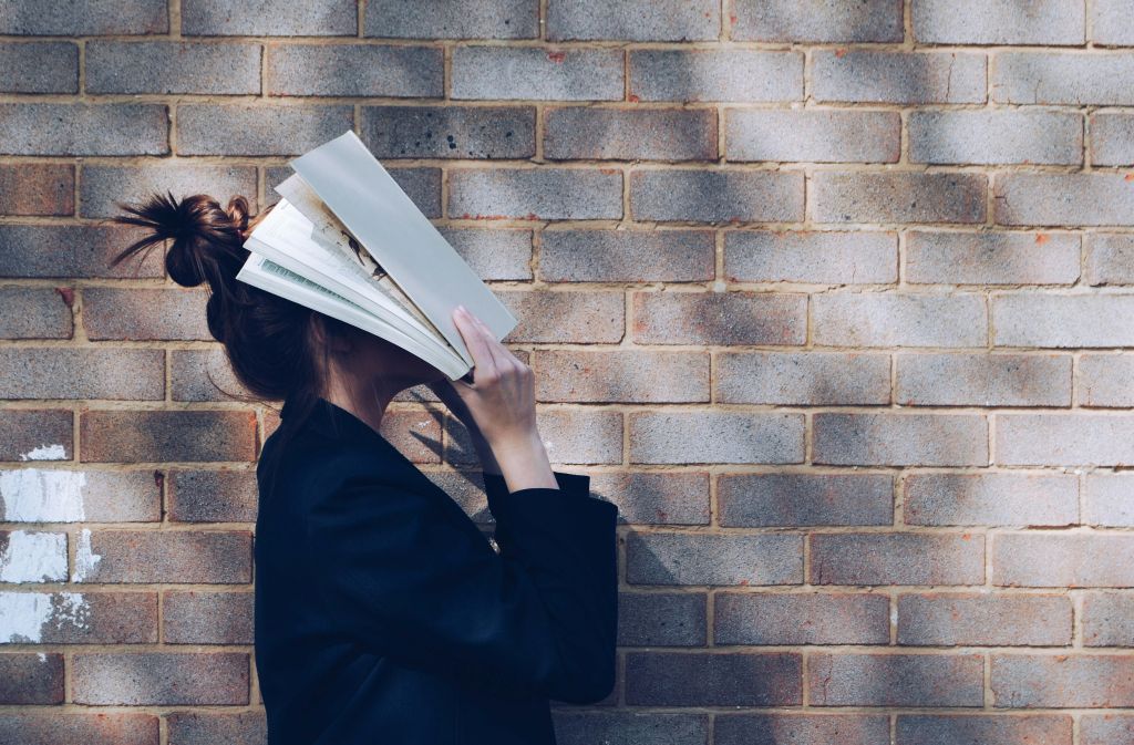 siora-photography-hgFY1mZY-Y0-unsplash 1 - Suzanne Kane cope with work stress