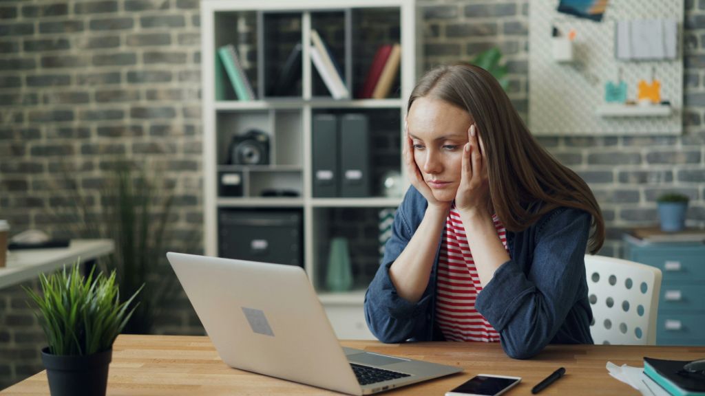 vitaly-gariev-s24ssp6QyFI-unsplash - Suzanne Kane cope with work stress