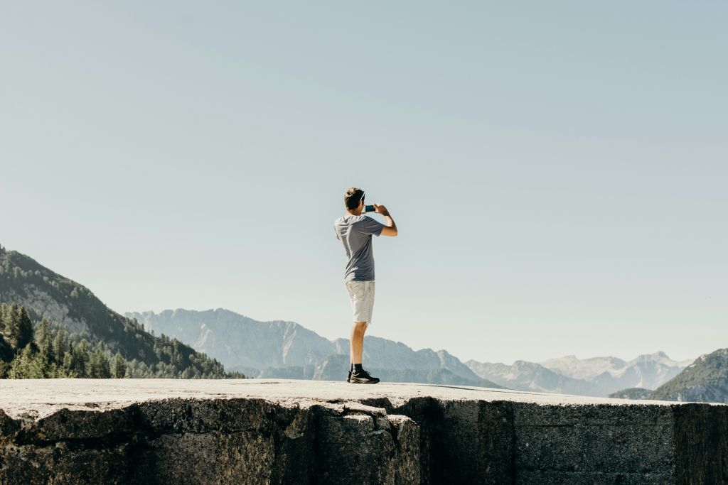 kate-joie-mkT3dXoNVTk-unsplash - Suzanne Kane how to let go