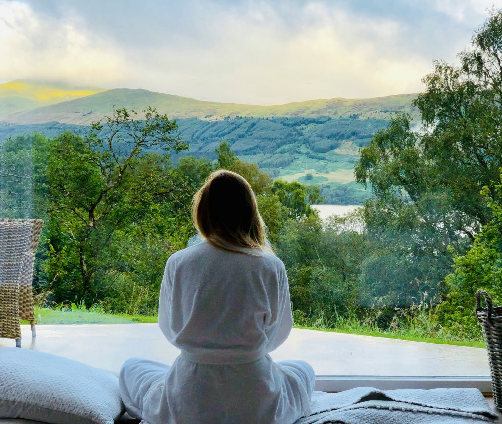 sam-carter-OL3fzrOhvPo-unsplash - Suzanne Kane calm your thoughts